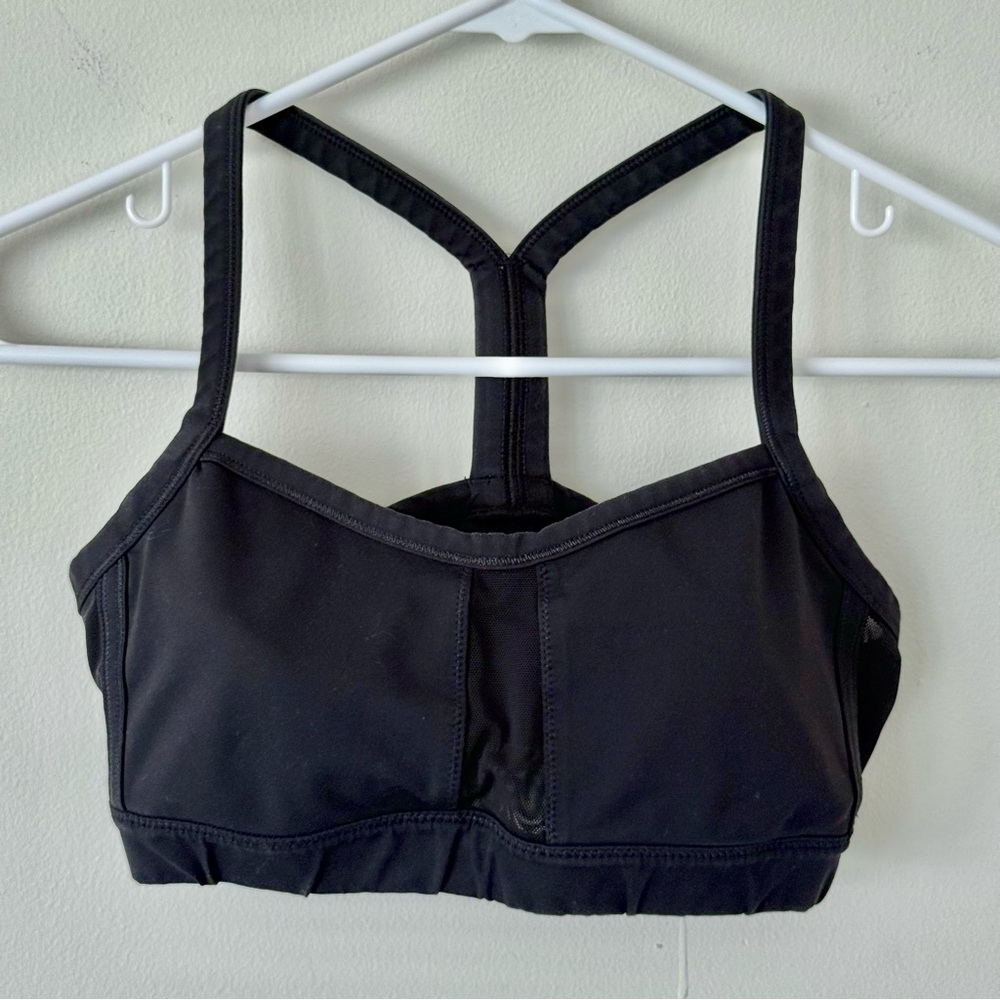 NWOT Lululemon Black Pump It Up Padded Sports Bra - Size 6